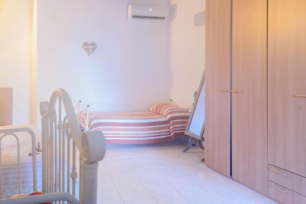 Appartamento In Pietra Di Tufo Verde Ischitana, Forio Forio  ภายนอก รูปภาพ