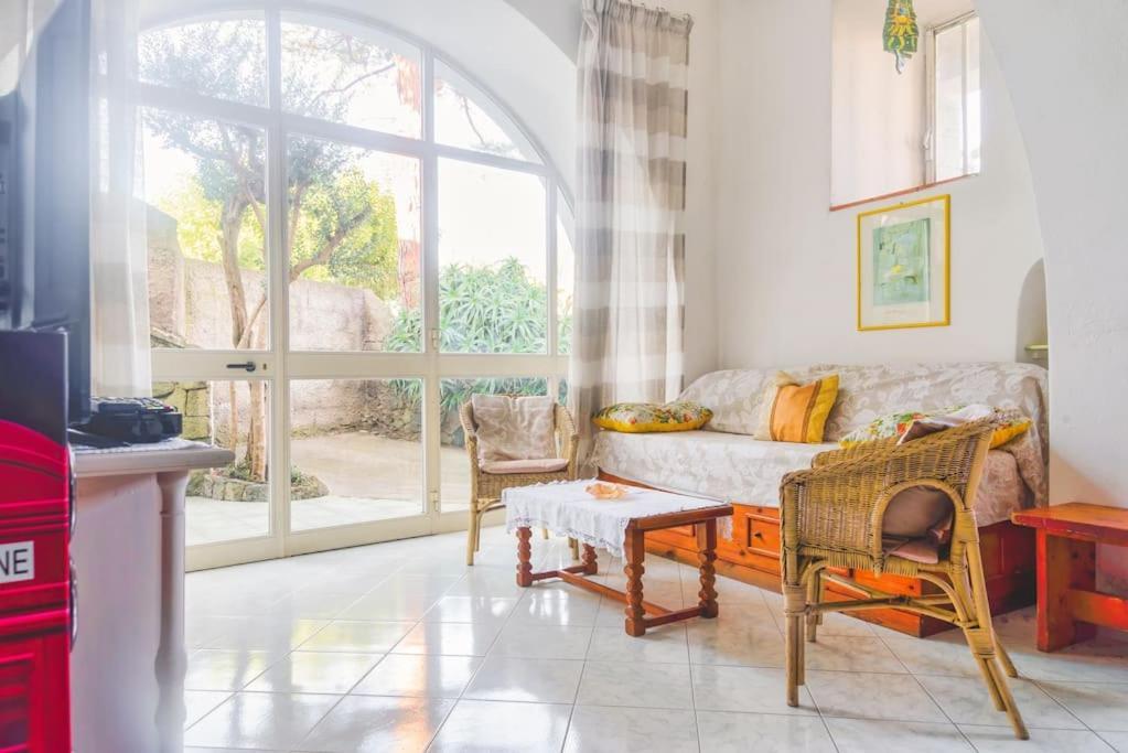Appartamento In Pietra Di Tufo Verde Ischitana, Forio Forio  ภายนอก รูปภาพ