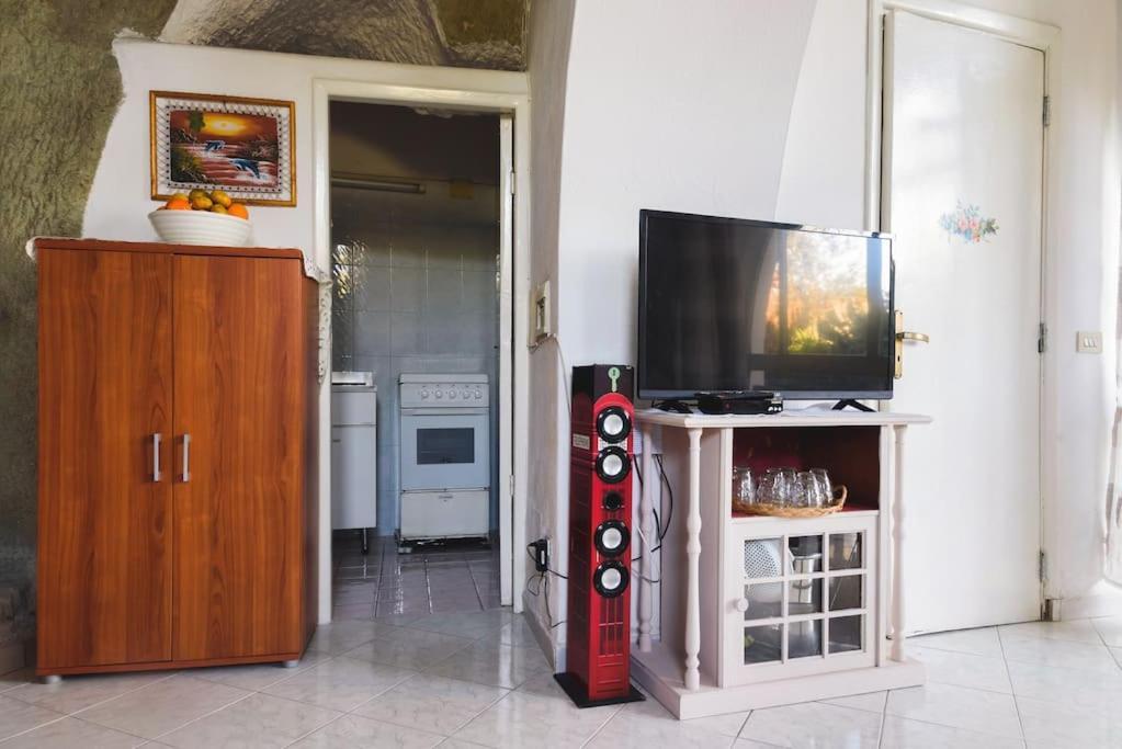 Appartamento In Pietra Di Tufo Verde Ischitana, Forio Forio  ภายนอก รูปภาพ