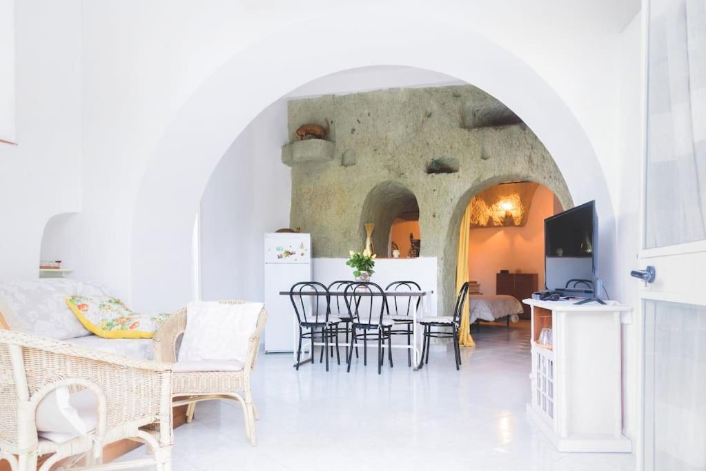 Appartamento In Pietra Di Tufo Verde Ischitana, Forio Forio  ภายนอก รูปภาพ