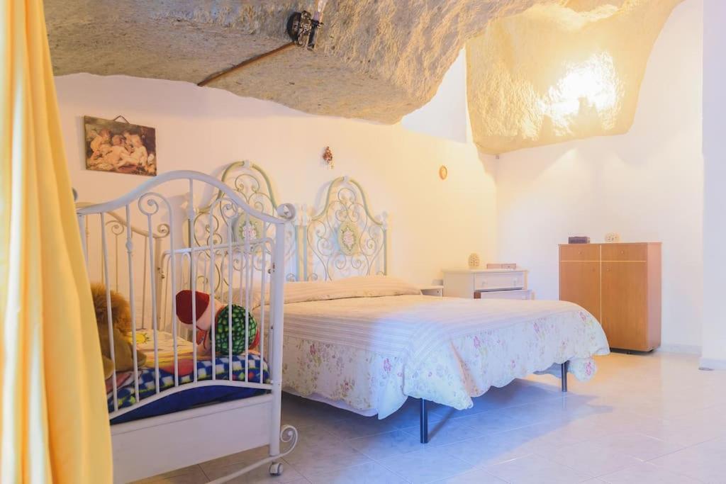 Appartamento In Pietra Di Tufo Verde Ischitana, Forio Forio  ภายนอก รูปภาพ